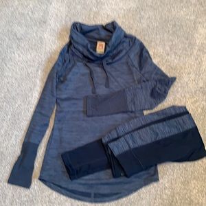 Avalanche activewear set. Blue
